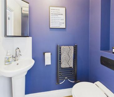 4 bedroom detached house to rent - Photo 2