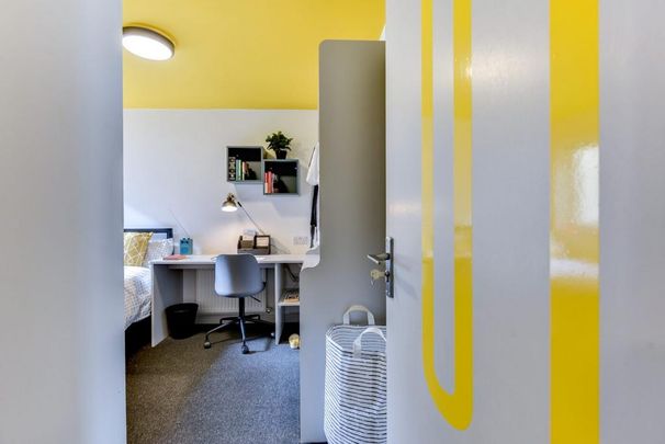 1 bedroom in a house share to rent - Photo 1