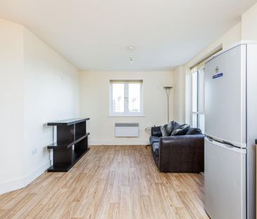 2 bedroom flat to rent - Photo 1