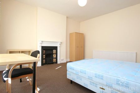 5 bedroom flat to rent - Photo 3