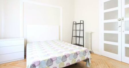 Calle de Serrano, Madrid, Community of Madrid 28006 - Photo 3