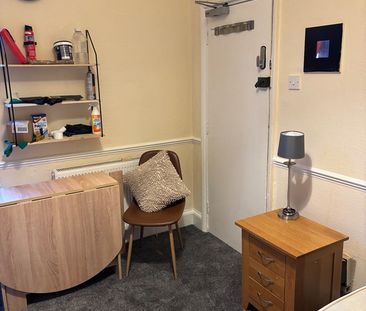 5 Bed Terraced House, Northumberland Road, CV1 - Photo 1