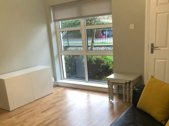 Flat to rent on - Photo 1