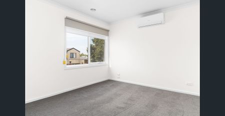 Neat, Tidy & Refreshed Throughout - Photo 4