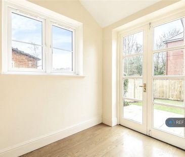 4 bedroom terraced house to rent - Photo 1