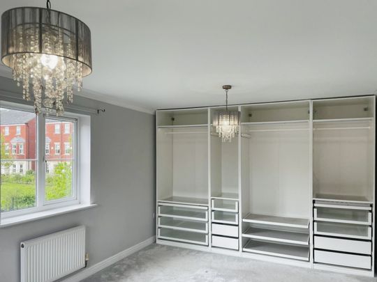 Four Double Bedroom Property To Let in Lichfield - Photo 1