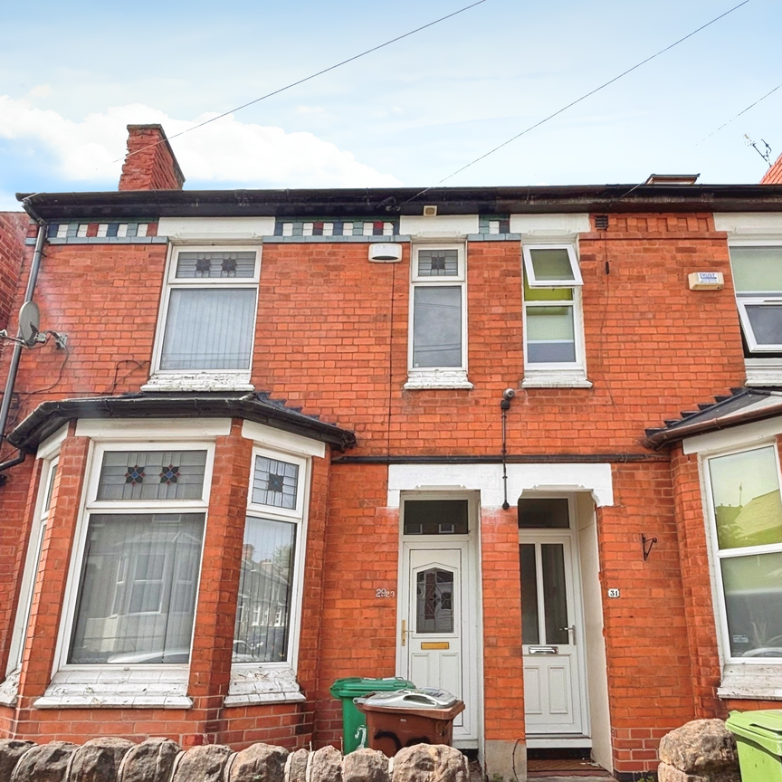 1 bedroom room to rent Teversal Avenue, NG7 - Photo 1