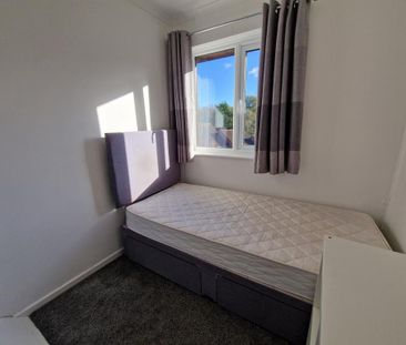 3 bedroom semi-detached house to rent - Photo 5