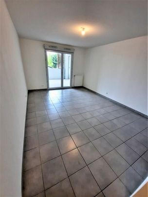 Location Appartement 3 pièces 62m² LAUNAGUET 31140 - Photo 1