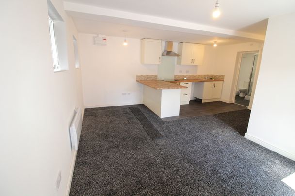 2 Bedroom,Apartment,Bilston, Bilston , WV14 7EL£800.00P/M - Photo 1