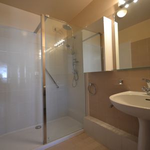 Location Appartement 2 pièces 38m² LE CANNET 06110 - Photo 2