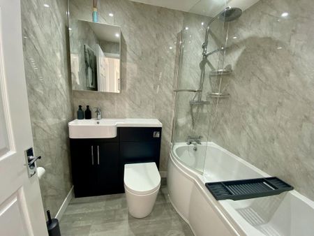 3 bedroom detached bungalow to rent - Photo 3