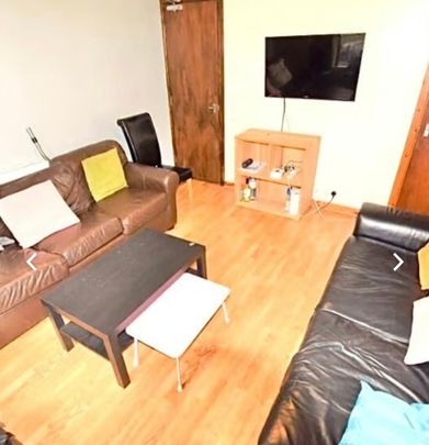 6 Bed - 11 Thornville Crescent, Hyde Park, Leeds - LS6 1JH - Student - Photo 1