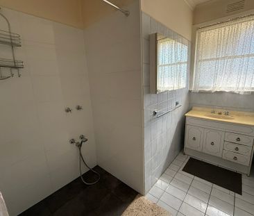 29 Cootamundra Street, Doveton VIC - Photo 6