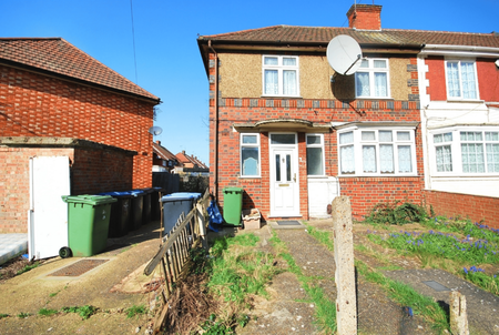 3 bedroom semi-detached house to rent - Photo 2