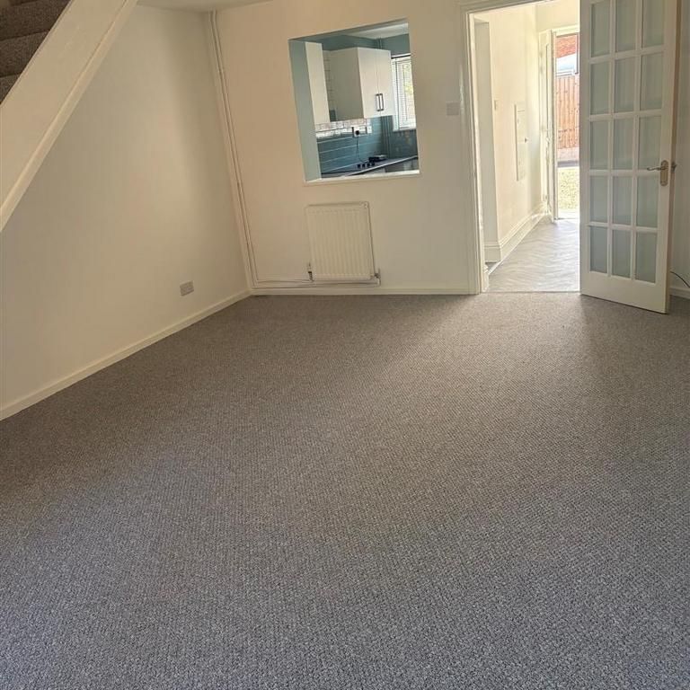 2 bedroom terraced house to rent - Photo 1
