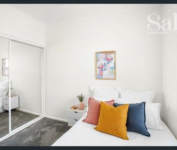 Fresh & Bright Hamilton South Duplex - Photo 2