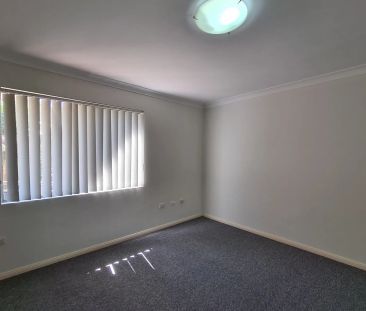 SPACIOUS & SUNNY APARTMENT! - Photo 4