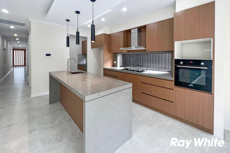 IMMACULATE FIVE BEDROOM SINGLE LEVEL HOME - In Prestigous Nirimba Fields Location! - Photo 2