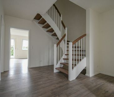 5455 - Platz für Familie und Träume – stilvolle Doppelhaushälfte in... - Photo 1