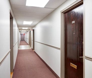 Royale Apartments - Photo 2