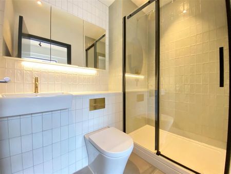 3 bedroom flat to rent - Photo 5