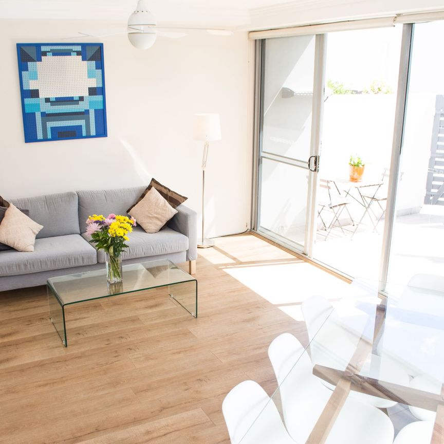 Stylish Urban Retreat with North East Facing Courtyard - Erskineville - Photo 1