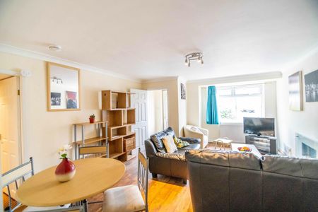 8 Melrose Close - Photo 3