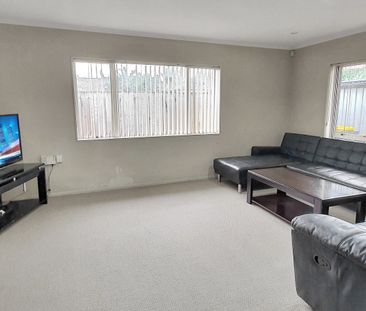 MANUREWA - 4 Bedroom Home - Photo 5