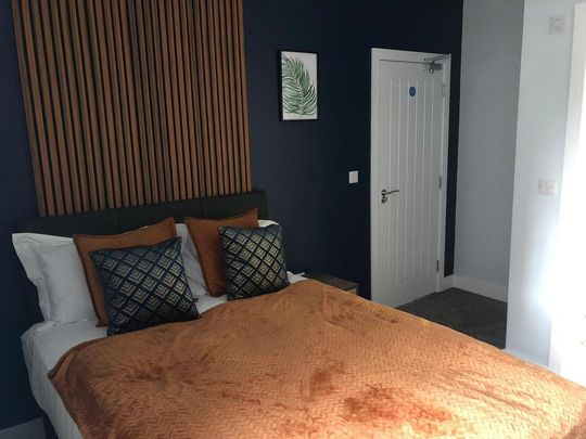 1 bedroom in a house share to rent - Photo 1