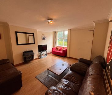 Alcuin Avenue, Tang Hall - P1097 - Photo 3