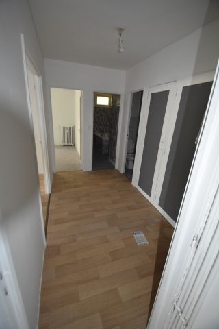 Location Appartement 3 pièces 57m² ST LO 50000 - Photo 2
