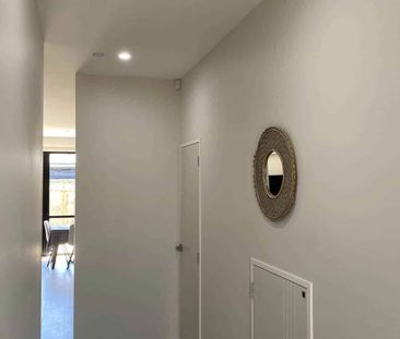 Well maintained 3 bedroom townhouse! - Photo 5