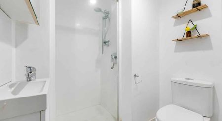 Furnished 2 bedrooms apartment in City - Photo 5