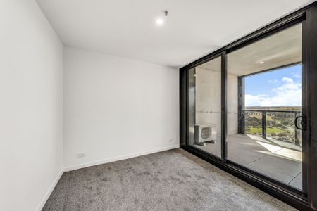 One bedroom apartment with modern living - Photo 3