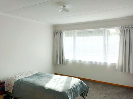 Modernised two bedroom unit! - Photo 3