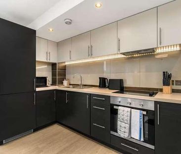 Woking, Surrey, GU22 - Photo 3