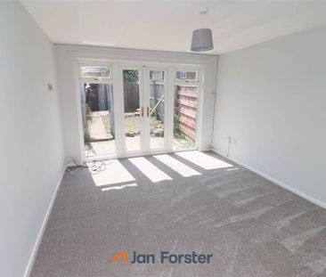 2 Bedroom House - Terraced - Photo 5