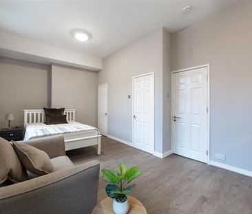 1 bedroom in a house share to rent - Photo 3