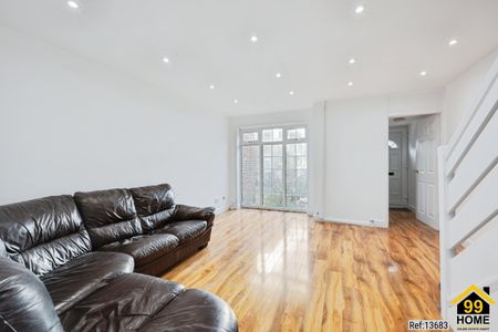 4 bed Terraced in St. James Road , Sutton, SM1 2TT - Photo 2