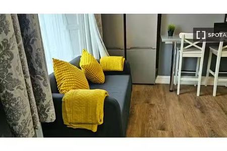 Bed for rent in a residence in Dublin - Photo 2