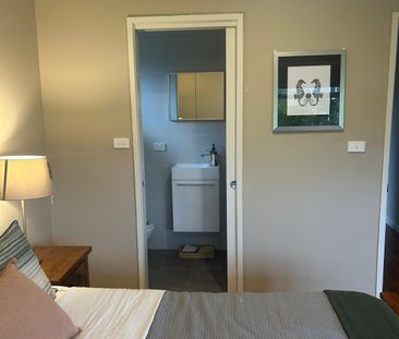Sunbury - Photo 1