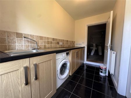 4 bedroom semi-detached house to rent - Photo 3