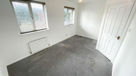 2 bedroom semi-detached house to rent - Photo 5