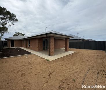 13 Cornwell Street, Munno Para Downs, SA 5115 - Photo 2