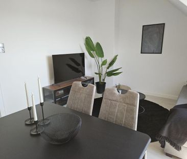** Helle, voll möblierte 3 Zimmer (Ferien-) Wohnung mit EBK am Yach... - Photo 2