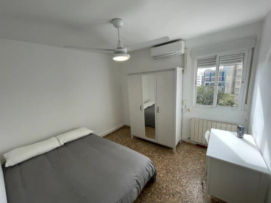 Piso de alquiler en Calle Alcocer, Los Ángeles - Photo 1