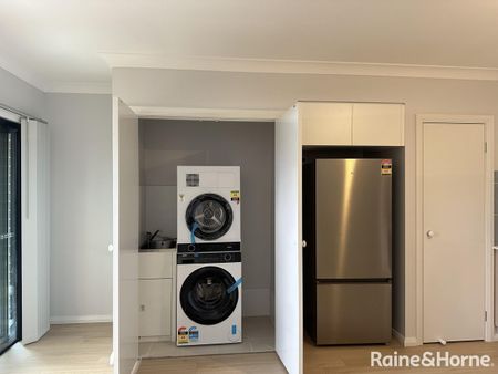 2 Bedroom Granny Flat Available Now - Photo 3