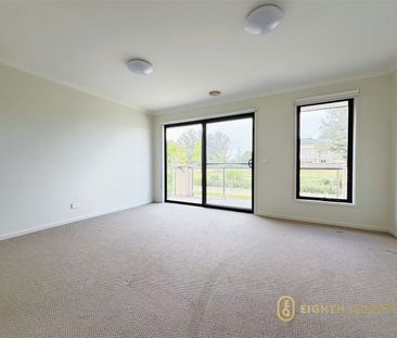 Family Living in Prime Location – Walk to Schools and Shops - Photo 1