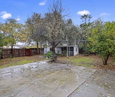 42 Curtin Avenue, Lalor VIC 3075 - Photo 3